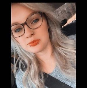 Meet your Posher, Virginia